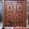 Klasik İşlemeli Ahşap Kaplama Villa Kapısı