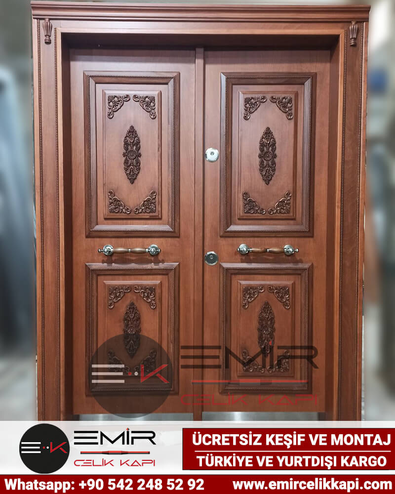 Klasik İşlemeli Ahşap Kaplama Villa Kapısı