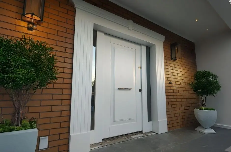 Cesme-Izmir-Villa-Kapisi-Montaj